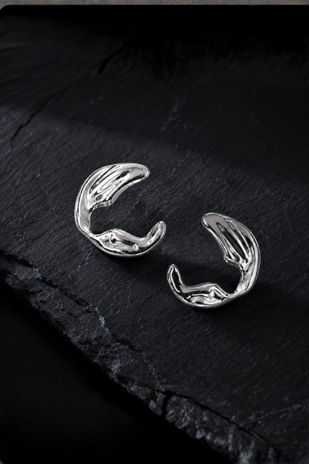 Aura Curve Earrings