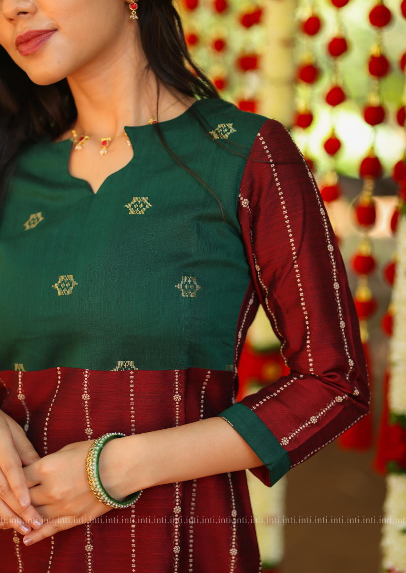 Crimson Grace Kurti