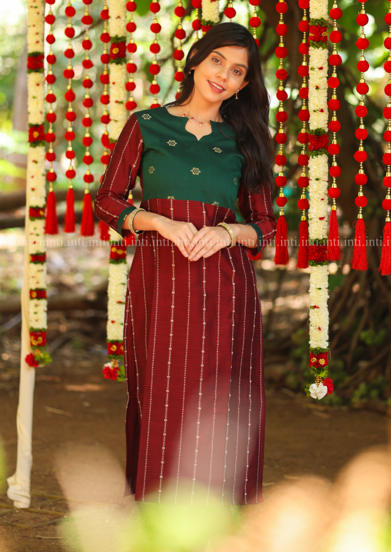 Crimson Grace Kurti