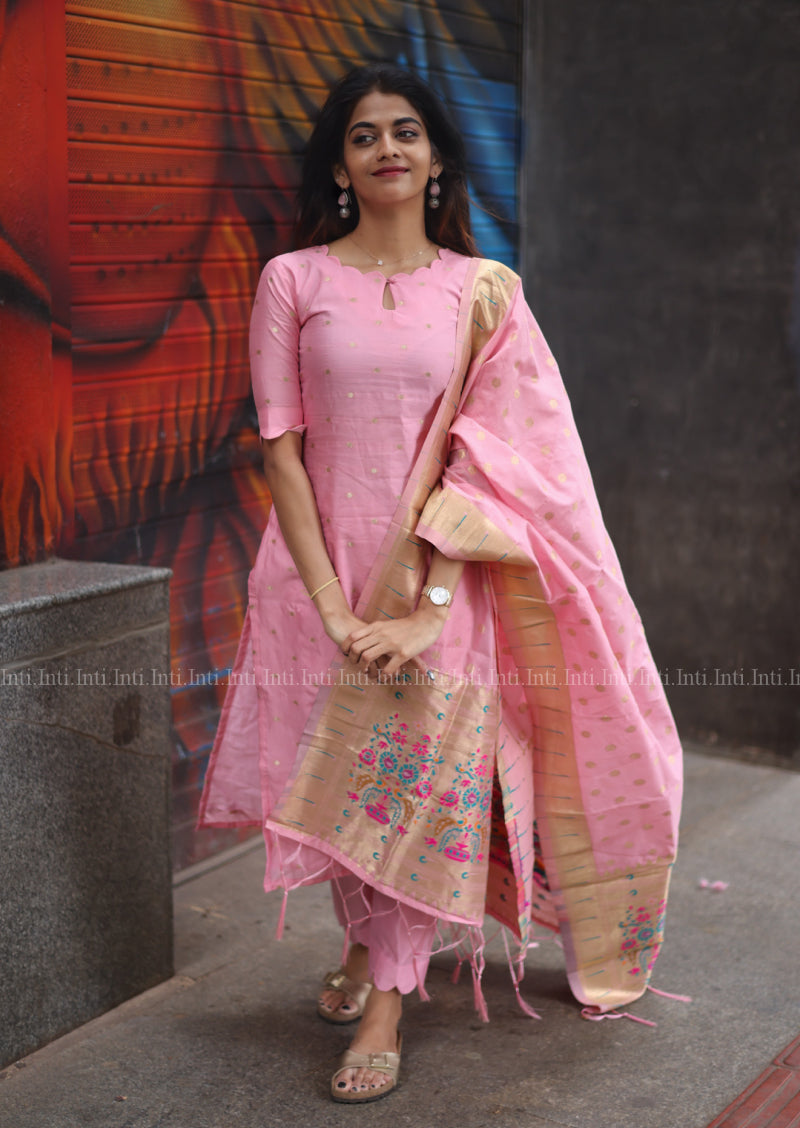 Gulabi Noor Salwar Suit