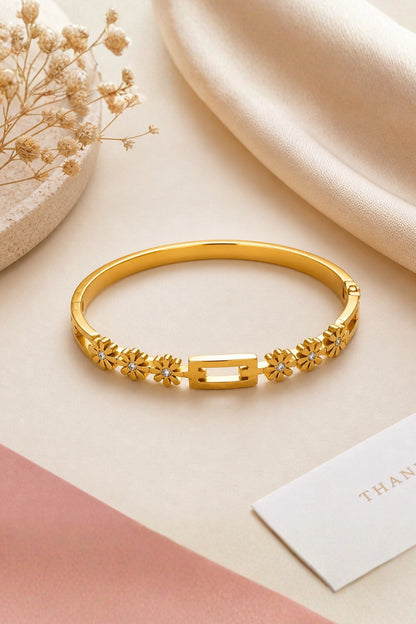 Daisy Link Hinged Bracelet