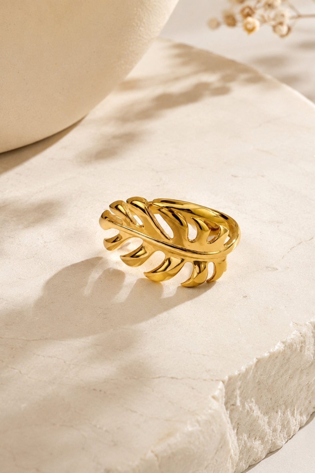 Velora Leaf Ring