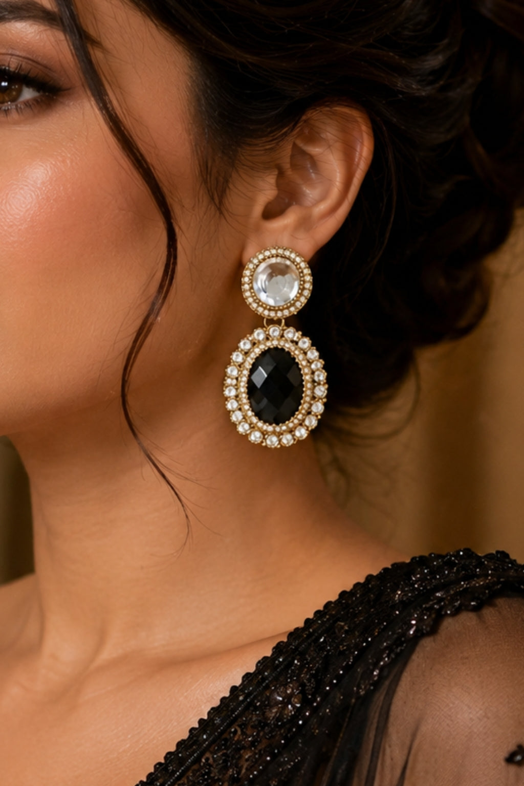 Aabroo Black Earrings