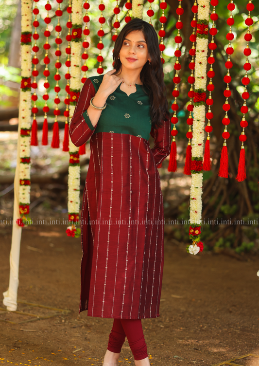 Crimson Grace Kurti