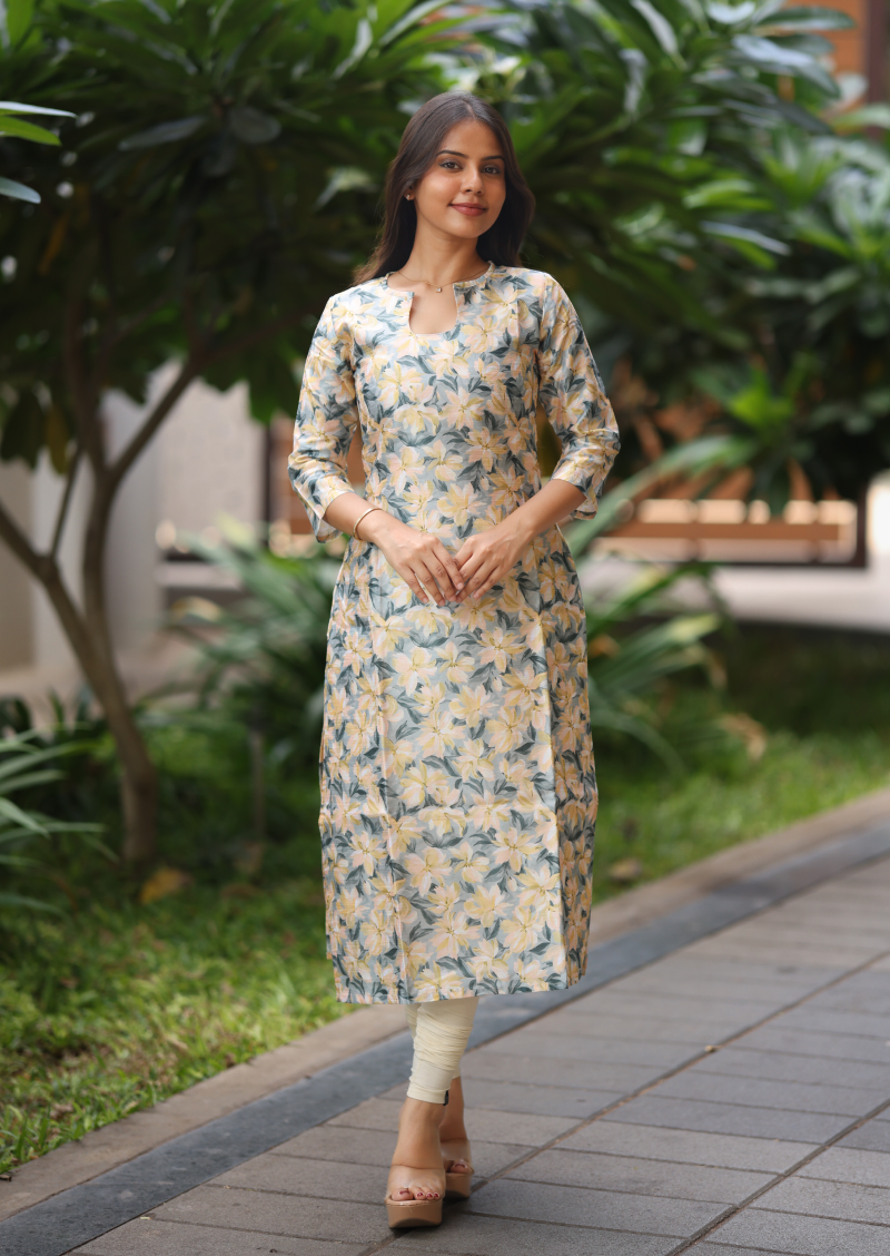 Della Ria Kurti