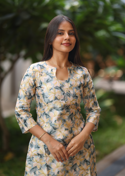 Della Ria Kurti
