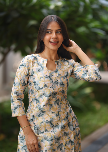 Della Ria Kurti