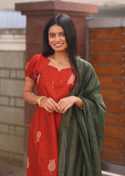 Dorin Selis Salwar Suit