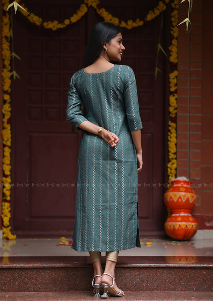 Frost Glow Haze Kurti