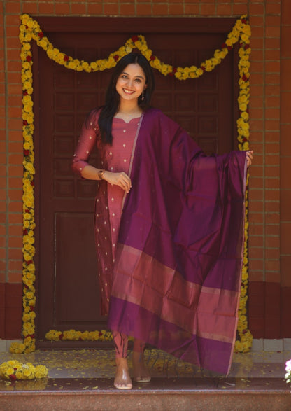 Avelis Orlena Top & Dupatta Set