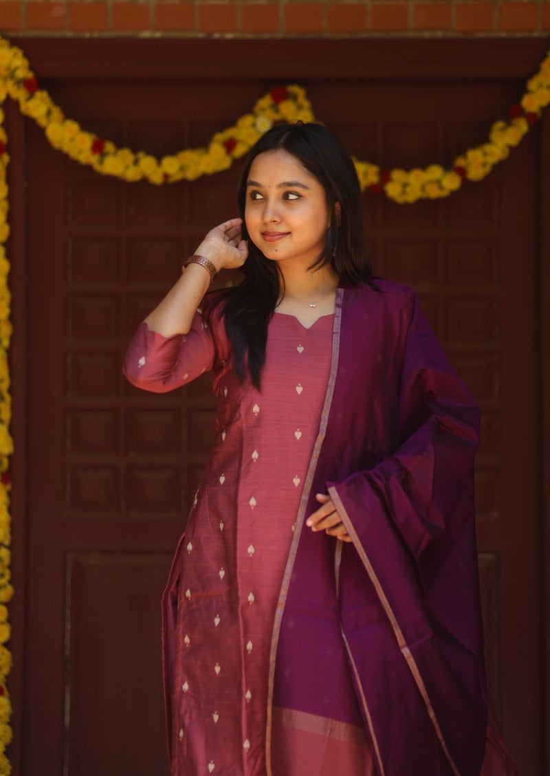 Avelis Orlena Top & Dupatta Set