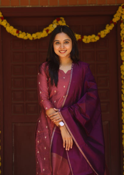Avelis Orlena Top & Dupatta Set