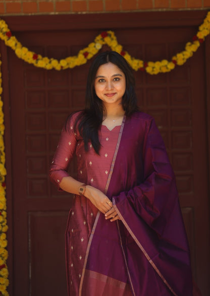 Avelis Orlena Top & Dupatta Set