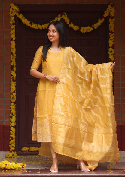 Kesari Dhoop Top & Dupatta Set