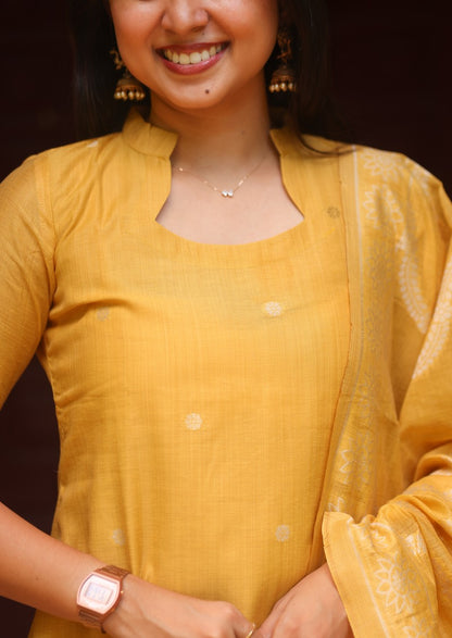 Kesari Dhoop Top & Dupatta Set