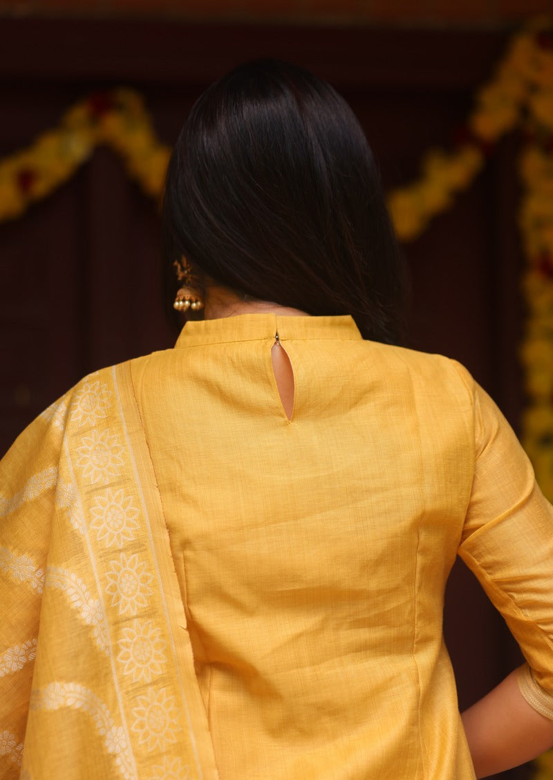 Kesari Dhoop Top & Dupatta Set