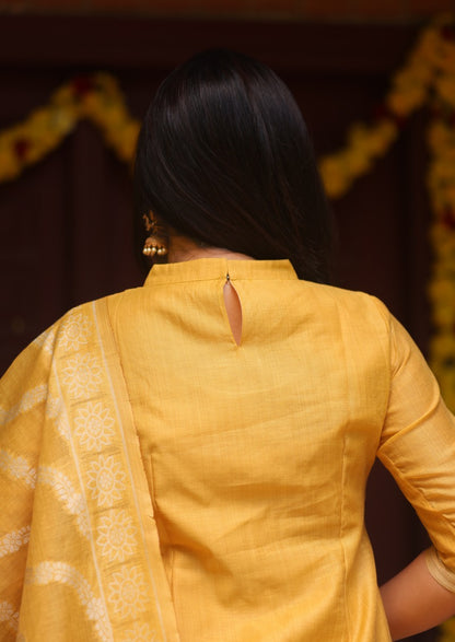Kesari Dhoop Top & Dupatta Set