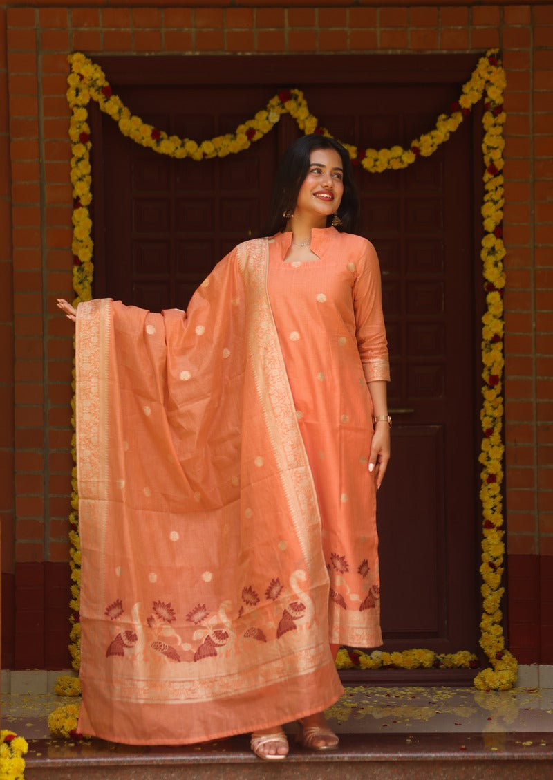 Zareva Elaris Top & Dupatta Set