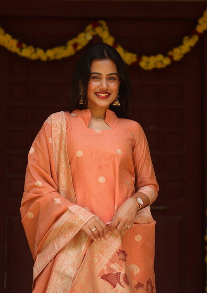 Zareva Elaris Top & Dupatta Set