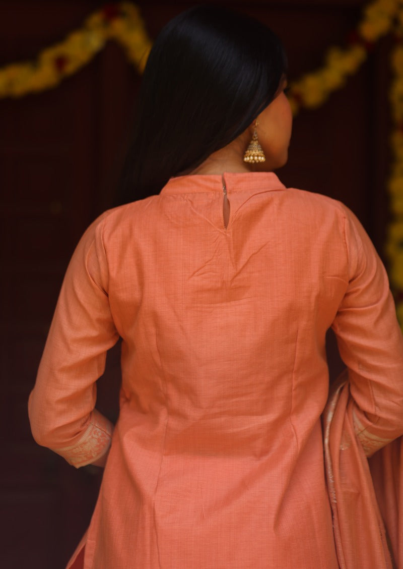 Zareva Elaris Top & Dupatta Set