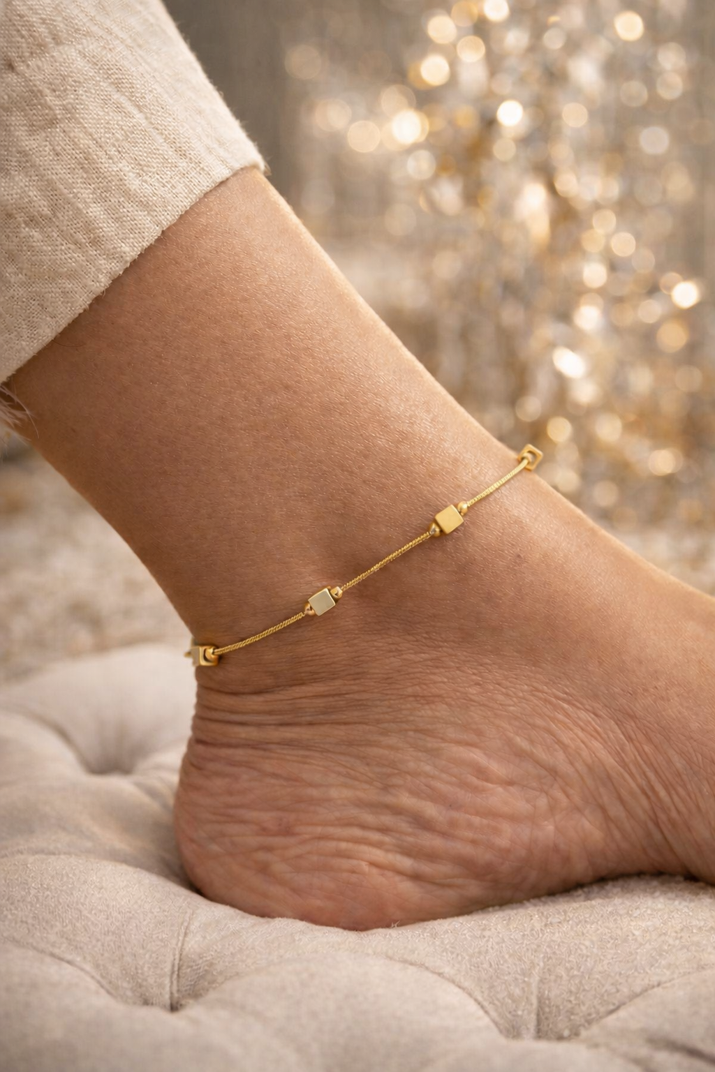 Minimal Geometric Anklet