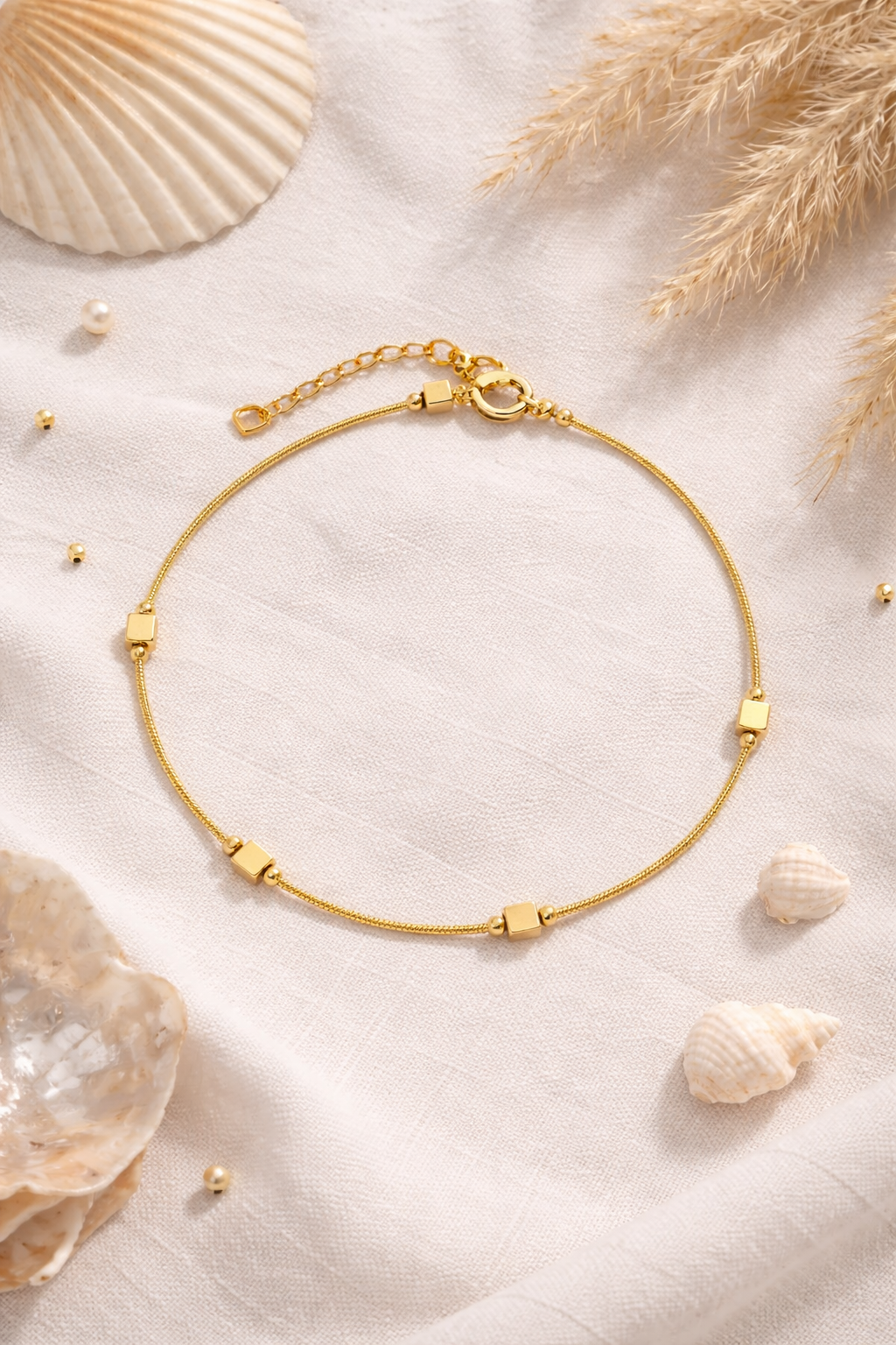 Minimal Geometric Anklet