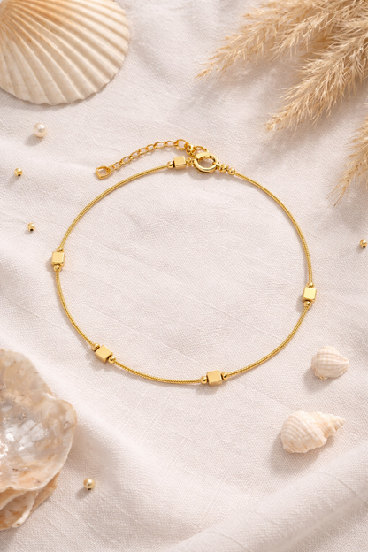 Minimal Geometric Anklet
