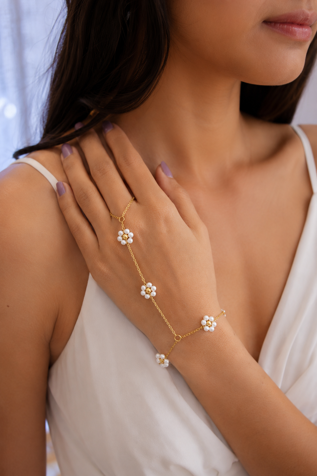 Pearl Bloom Handchain
