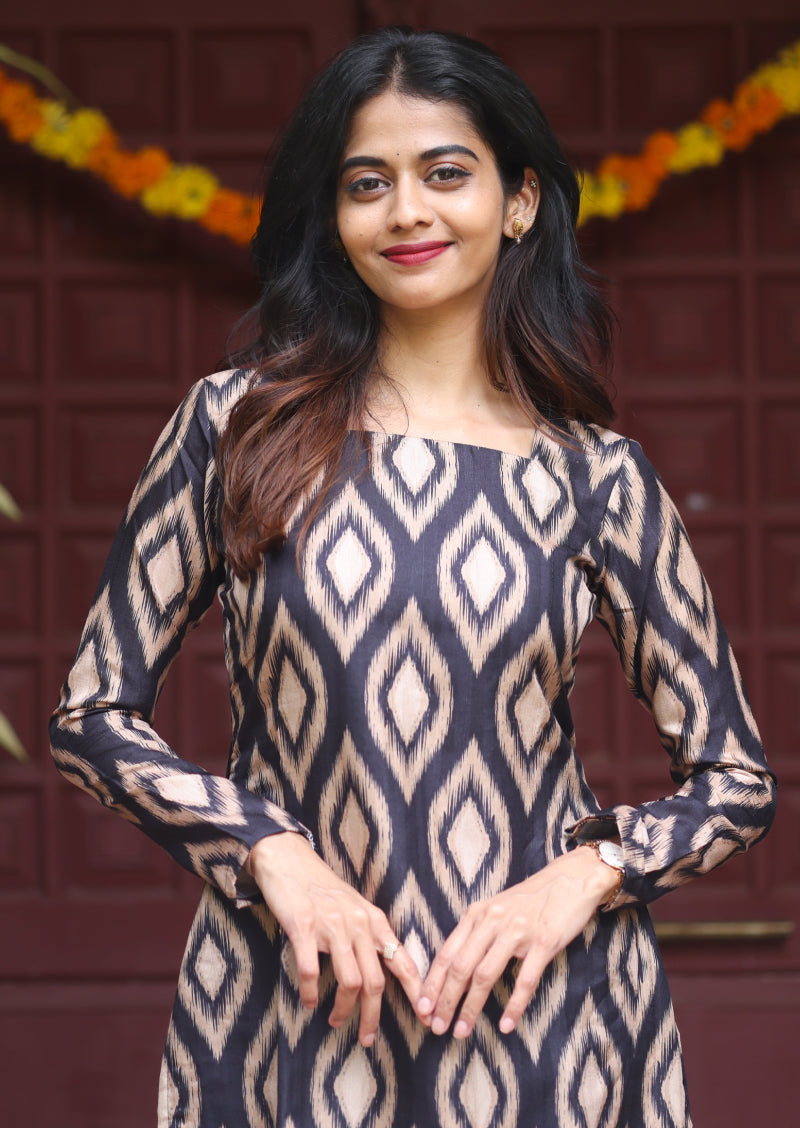 Ikat Noir Kurti