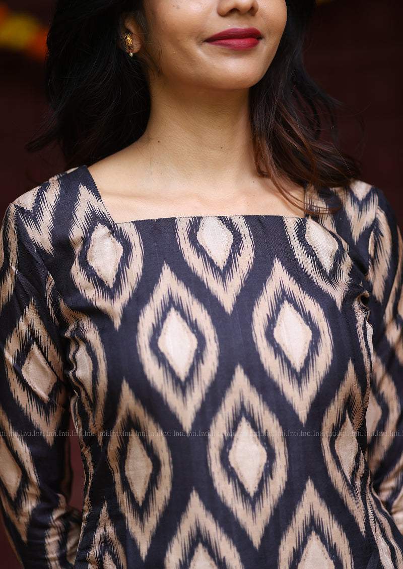 Ikat Noir Kurti