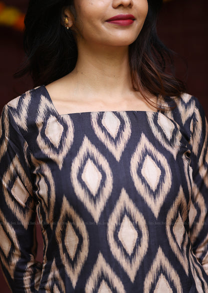Ikat Noir Kurti