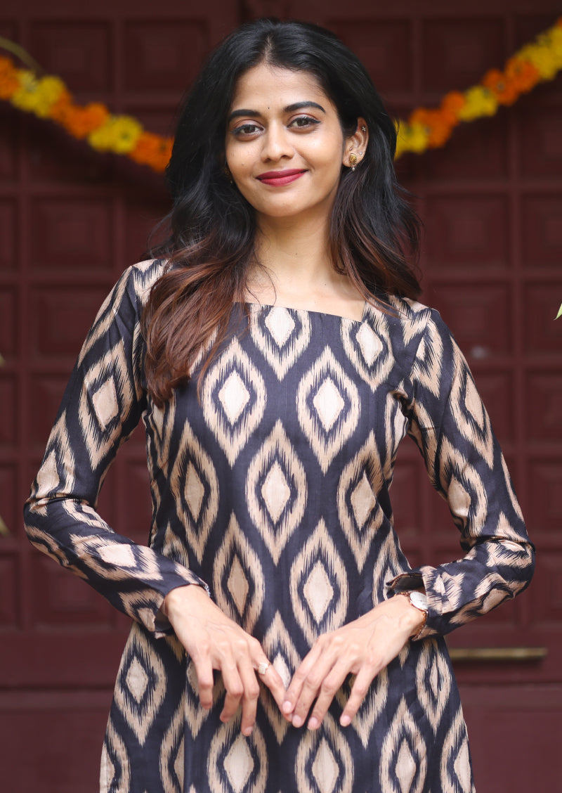 Ikat Noir Kurti