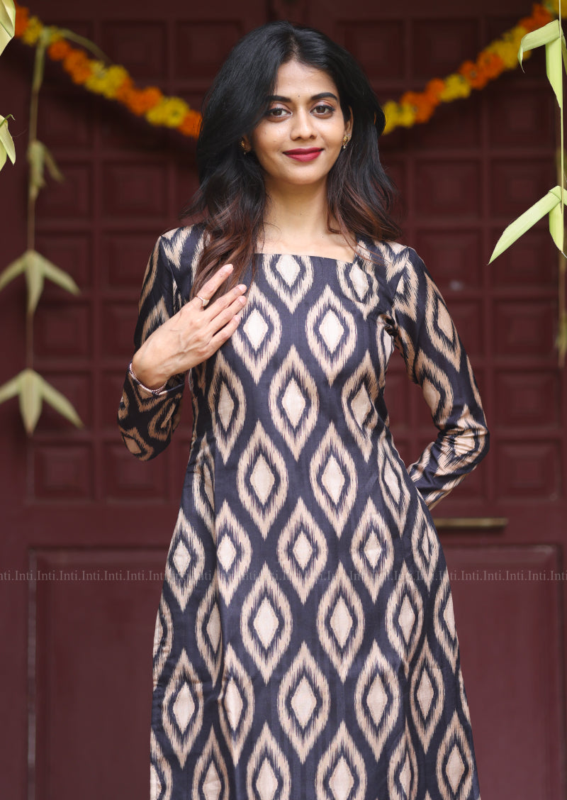 Ikat Noir Kurti