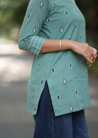 Inara Solvi Short Kurti