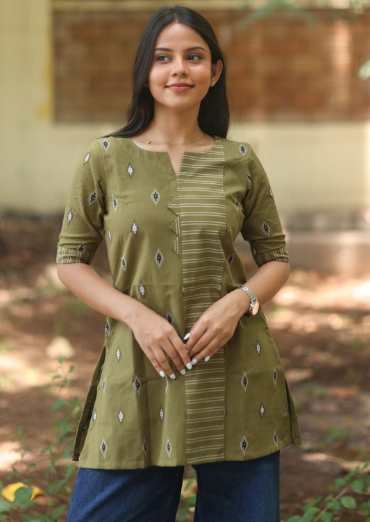 Isla Venn Short Kurti