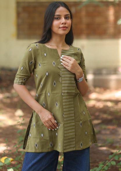 Isla Venn Short Kurti