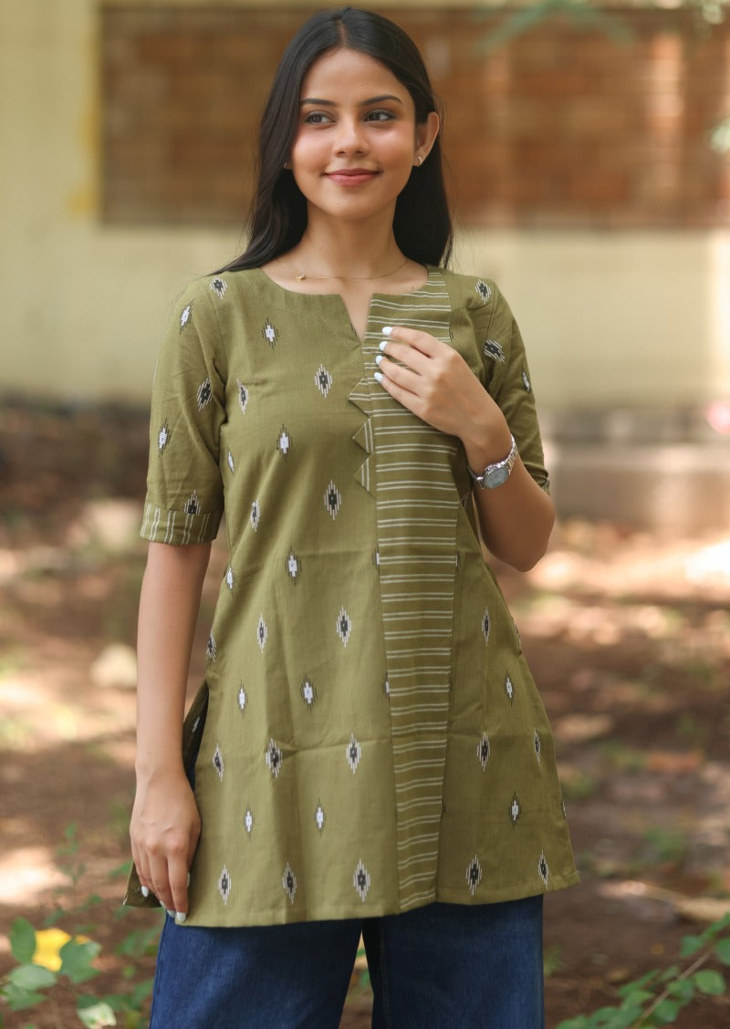 Isla Venn Short Kurti