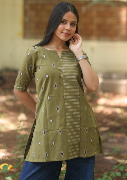 Isla Venn Short Kurti