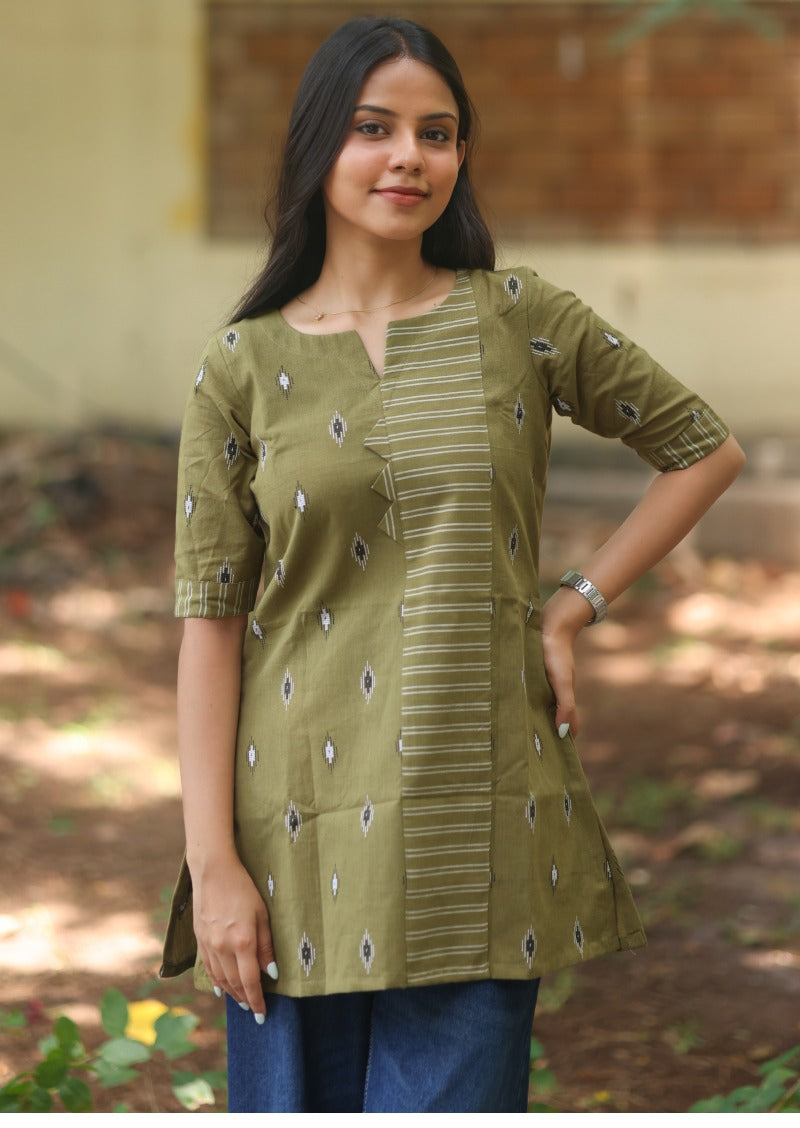 Isla Venn Short Kurti
