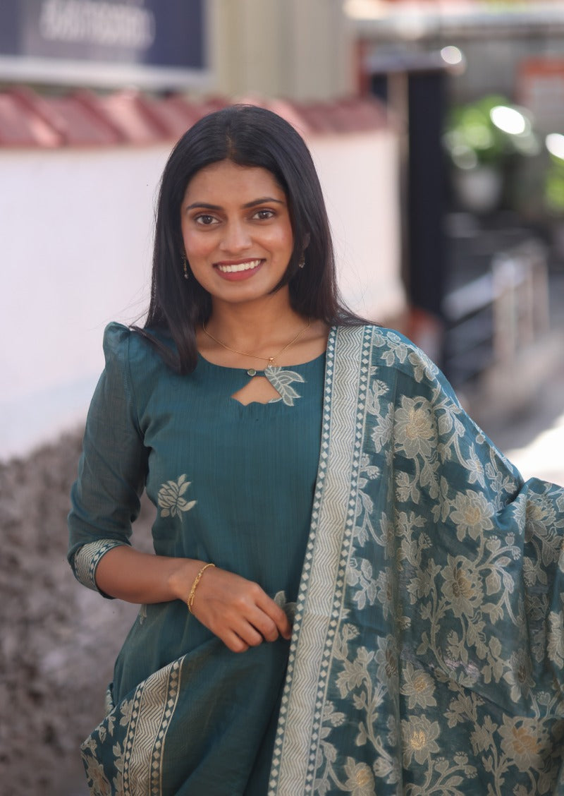 Jelva Sheen Top & Dupatta Set