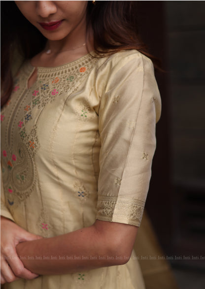 Lustre Glowen Salwar Suit