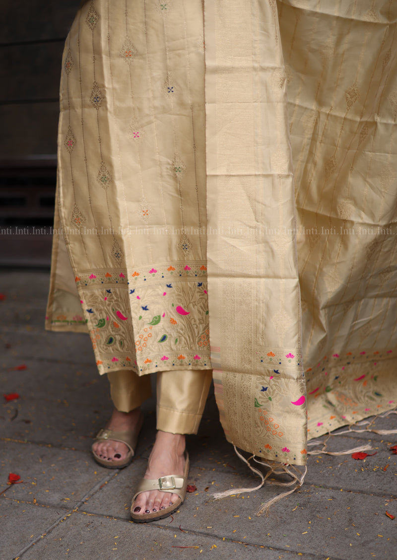 Lustre Glowen Salwar Suit