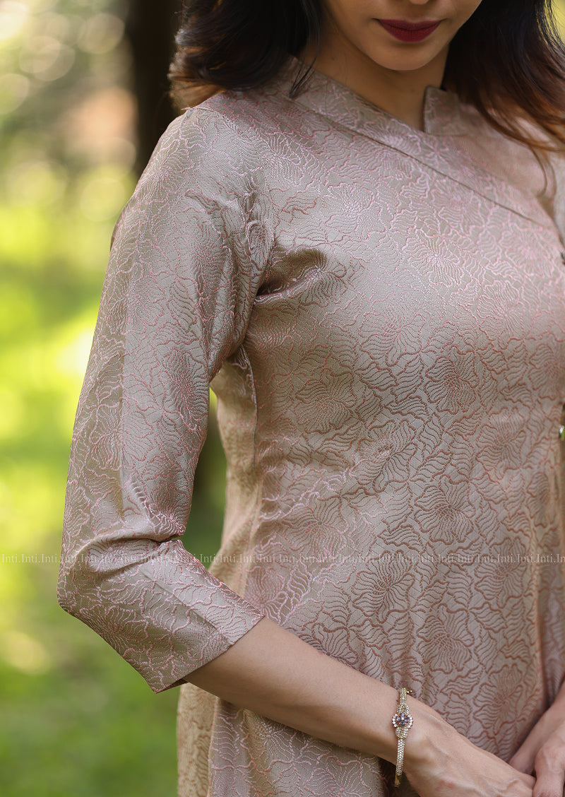 Neutral Poise Kurti