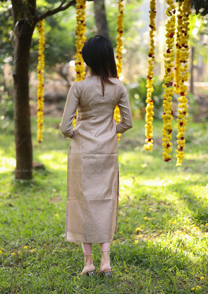 Neutral Poise Kurti