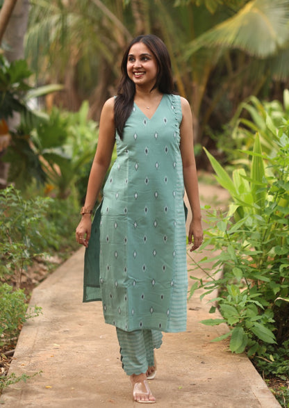 Nila Stride Top & Pant Set