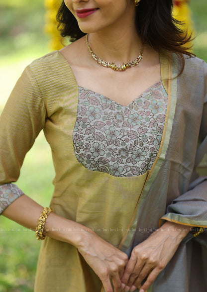 Quite Grace Top & Dupatta Set