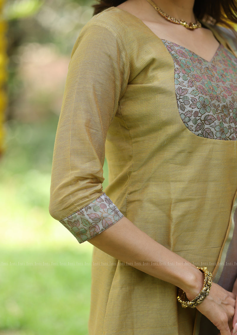 Quite Grace Top & Dupatta Set