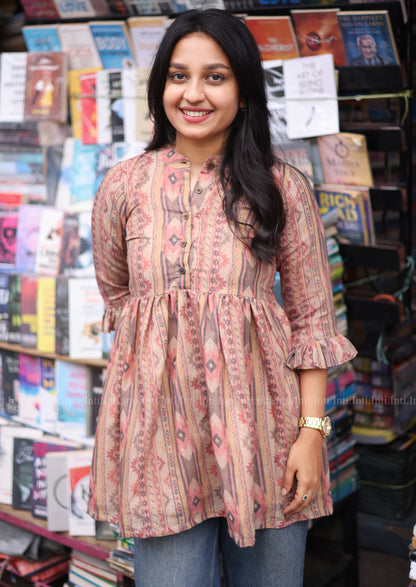Rosewood Ruffel Short Top