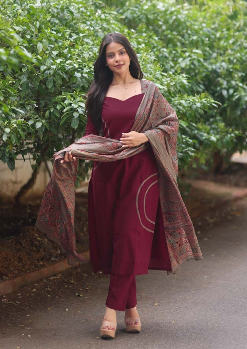 Darian Magenta Salwar Suit
