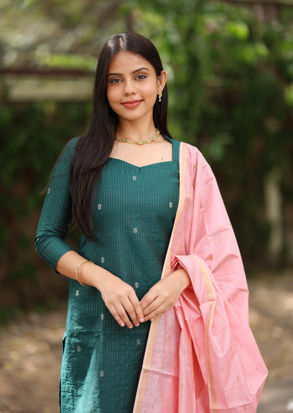 Kivara Taar Salwar Suit